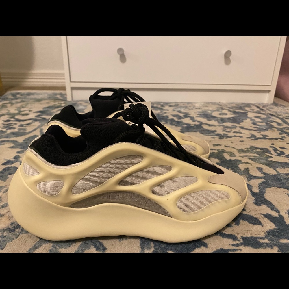 Yeezy boost 700 V3 “Azael”